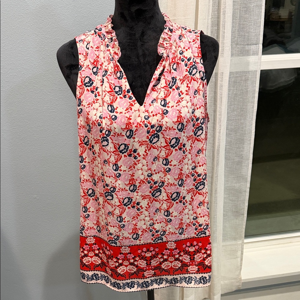 NWOT Rose & Olive Floral V-Neck Ruffle detail Flowy Breezy Lightweight Blouse L